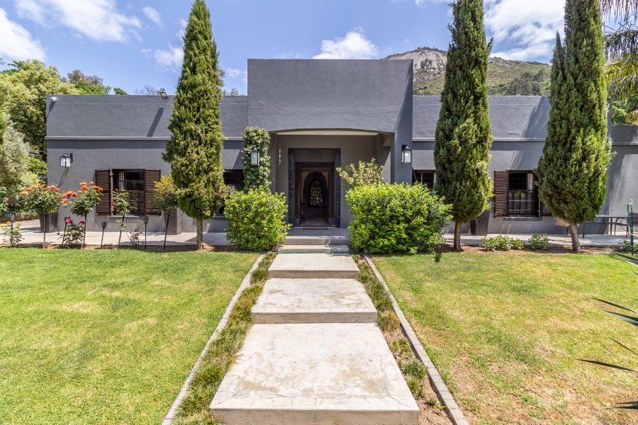 5 Bedroom Property for Sale in Hoog En Droog Western Cape